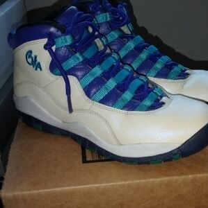 Jordan 10 'Hornets' Sz. 6.5Y
